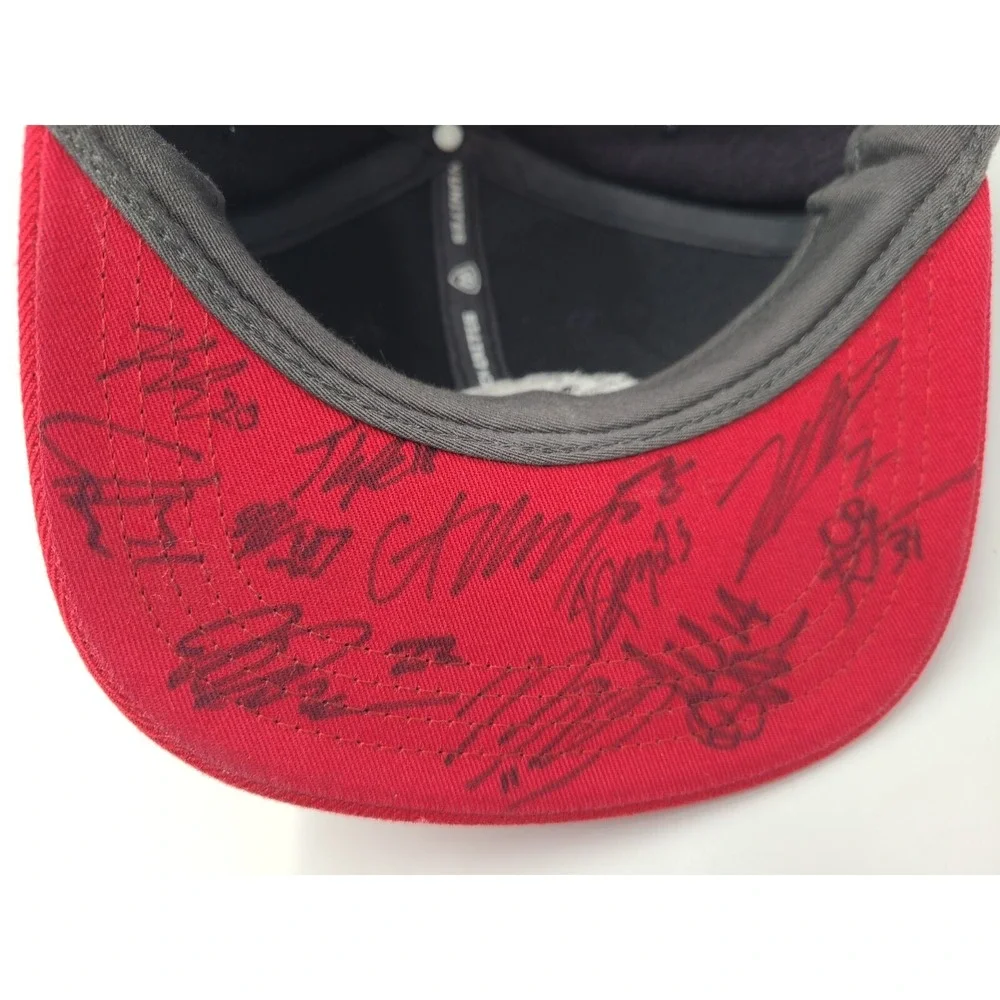 Youth Chicago Blackhawks Signed Autographed Top of the‎ World Snapback Hat Cap